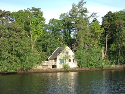 Self Catering Lodges and Cottages overlooking Loch Lomond in Scotland